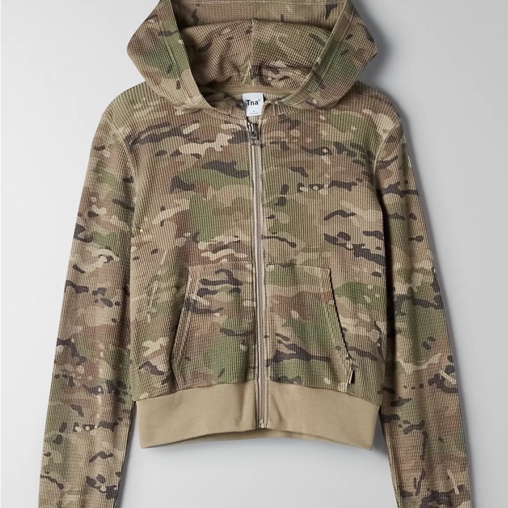 TNA thermal zip up